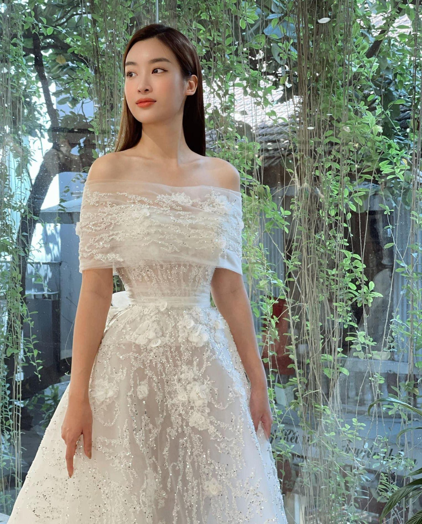 Hình ảnh trong buổi thử váy cưới của Hoa hậu Đỗ Mỹ Linh. Ảnh: Calla.