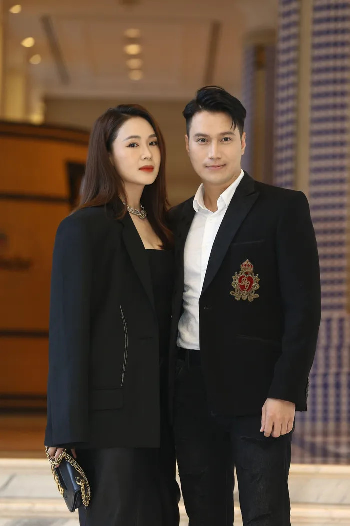 Việt Anh và Hồng Diễm đóng vai vợ chồng trong phim mới. Ảnh: ĐPCC. Việt Anh và Hồng Diễm đóng vai vợ chồng trong phim mới. Ảnh: ĐPCC.