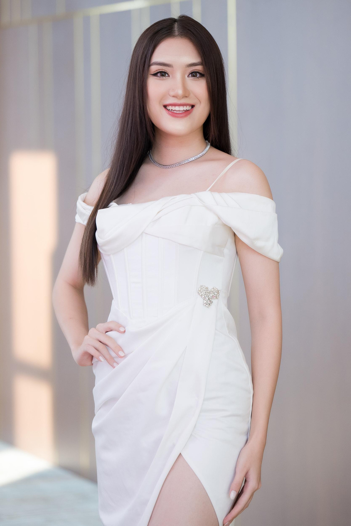 Thí sinh Phan Phương Oanh, sinh năm 2003, Hà Nội. Cô có khả năng vũ đạo. Phương Oanh chia sẻ động lực cô tham gia cuộc thi nhan sắc chính là sự lên ngôi và tỏa sáng của Hoa hậu Đỗ Thị Hà. Cô hãnh diện khi năm nay, Đại học Kinh tế Quốc dân có nhiều ứng viên tham dự sơ khảo, trong đó có 5 người được đi tiếp vào vòng trong.