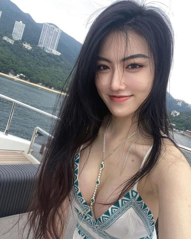 Nhiều người cho rằng nữ người mẫu vô danh đang muốn dựa vào tên tuổi của Tăng Chí Vỹ để gây chú ý. Ảnh: Instagram