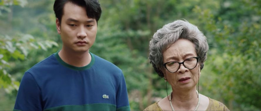 Cụ Thập (nghệ sĩ Tuyết Liên) vẫn kiên quyết không chấp nhận con dâu. Ảnh: Chụp màn hình. Cụ Thập (nghệ sĩ Tuyết Liên) vẫn kiên quyết không chấp nhận con dâu. Ảnh: Chụp màn hình.