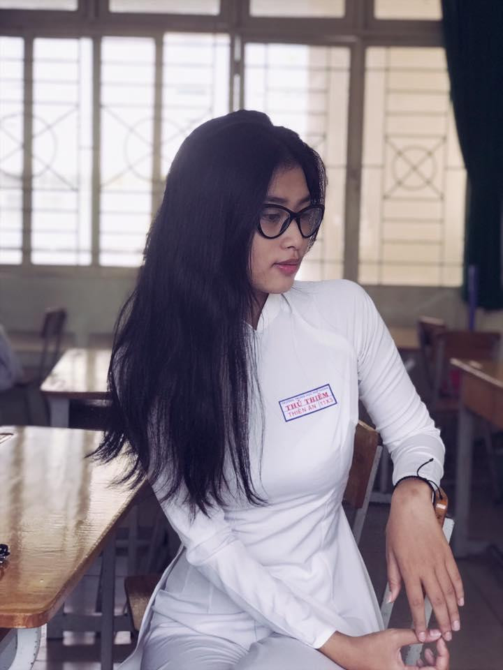 Được biết, Đoàn Thiên Ân là cựu học sinh trường THPT Thủ Thiêm. Cô có thành tích học tập xuất sắc, từng đại diện trường tham gia cuộc thi Nữ sinh áo dài năm 2018 và đạt giải Quán quân. Được biết, Đoàn Thiên Ân là cựu học sinh trường THPT Thủ Thiêm. Cô có thành tích học tập xuất sắc, từng đại diện trường tham gia cuộc thi Nữ sinh áo dài năm 2018 và đạt giải Quán quân.