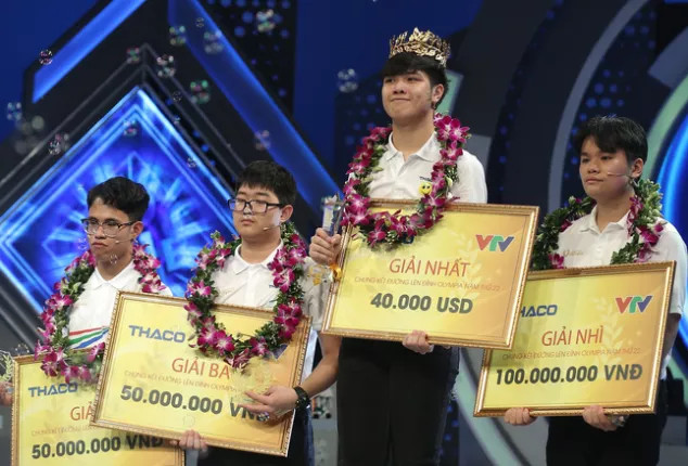 Các thí sinh trong trận chung kết Đường lên đỉnh Olympia năm thứ 22