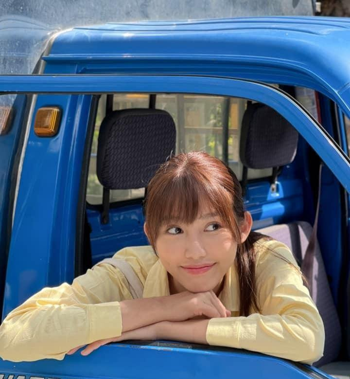 Chế Nguyễn Quỳnh Châu sinh năm 1994, có chiều cao 1,75 m và số đo 3 vòng: 81,5-60,5-87 cm. Cô được đánh giá là một trong những thí sinh nổi bật của cuộc thi năm nay. Quỳnh Châu từng đạt danh hiệu Top 15 Miss Universe Vietnam 2015, Top 5 Hoa khôi Áo dài 2016, Top 9 Vietnam's Next Top Model 2014, Quán quân Vietnam Fashion Icon 2014… Chế Nguyễn Quỳnh Châu sinh năm 1994, có chiều cao 1,75 m và số đo 3 vòng: 81,5-60,5-87 cm. Cô được đánh giá là một trong những thí sinh nổi bật của cuộc thi năm nay. Quỳnh Châu từng đạt danh hiệu Top 15 Miss Universe Vietnam 2015, Top 5 Hoa khôi Áo dài 2016, Top 9 Vietnam's Next Top Model 2014, Quán quân Vietnam Fashion Icon 2014…