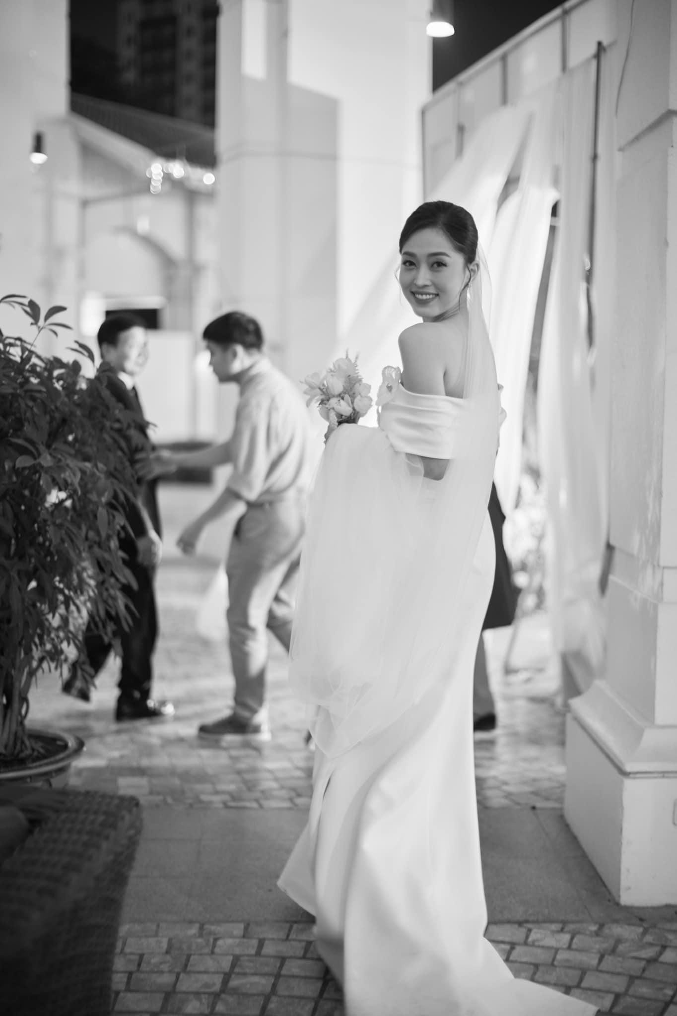 Phương Nga - Bình An đăng ký kết hôn ngày 16/9. Đây cũng chính là ngày Phương Nga giành ngôi vị Á hậu 1 cuộc thi Hoa hậu Việt Nam 2018. Với Phương Nga, cô có thêm một dấu mốc ý nghĩa và quan trọng trong cuộc đời.