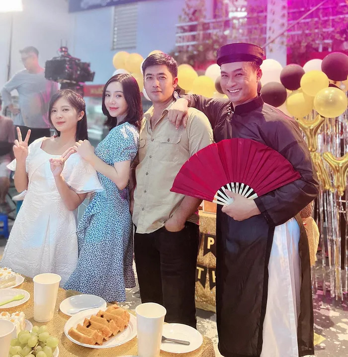 Dàn diễn viên phim Ga ra hạnh phúc từ trái sang gồm Ngọc Huyền, Quỳnh Kool, Bảo Anh và Duy Hưng. Ảnh FBNV.