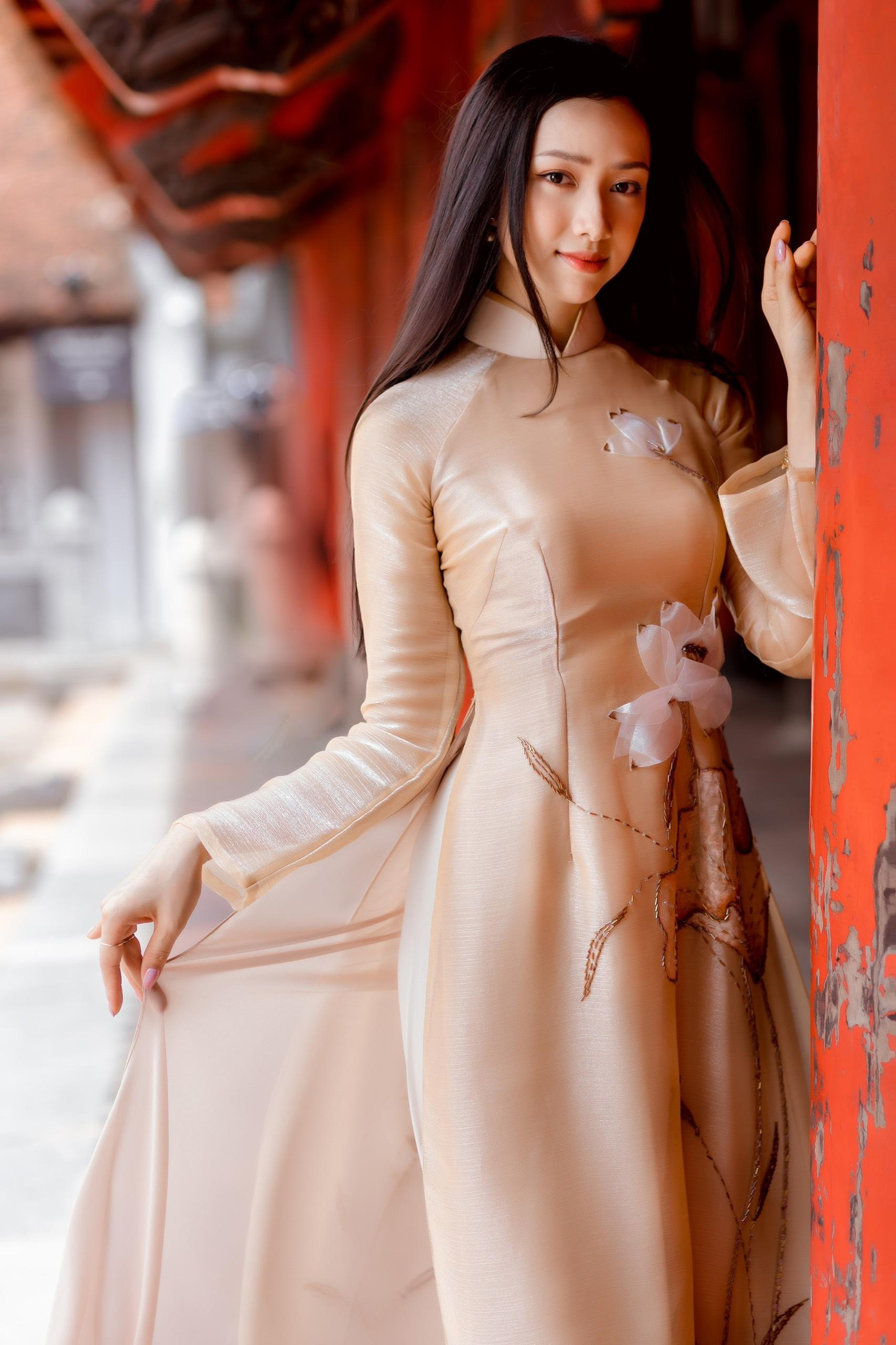 Ngoài ra, Ngọc Mai còn giành được học bổng trao đổi văn hóa năm 3 của Đại học Alicante Tây Ban Nha. Hiện cô là trưởng ban thiện nguyện hội Sinh viên Việt Nam tại Hà Lan. Ngoài ra, Ngọc Mai còn giành được học bổng trao đổi văn hóa năm 3 của Đại học Alicante Tây Ban Nha. Hiện cô là trưởng ban thiện nguyện hội Sinh viên Việt Nam tại Hà Lan.