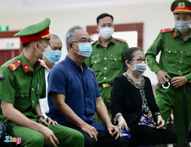 Trả lời HĐXX bà Diệp trình bày năm nay đã 80 tuổi, sức khỏe yếu, không thể tiếp tục tham gia phiên tòa.