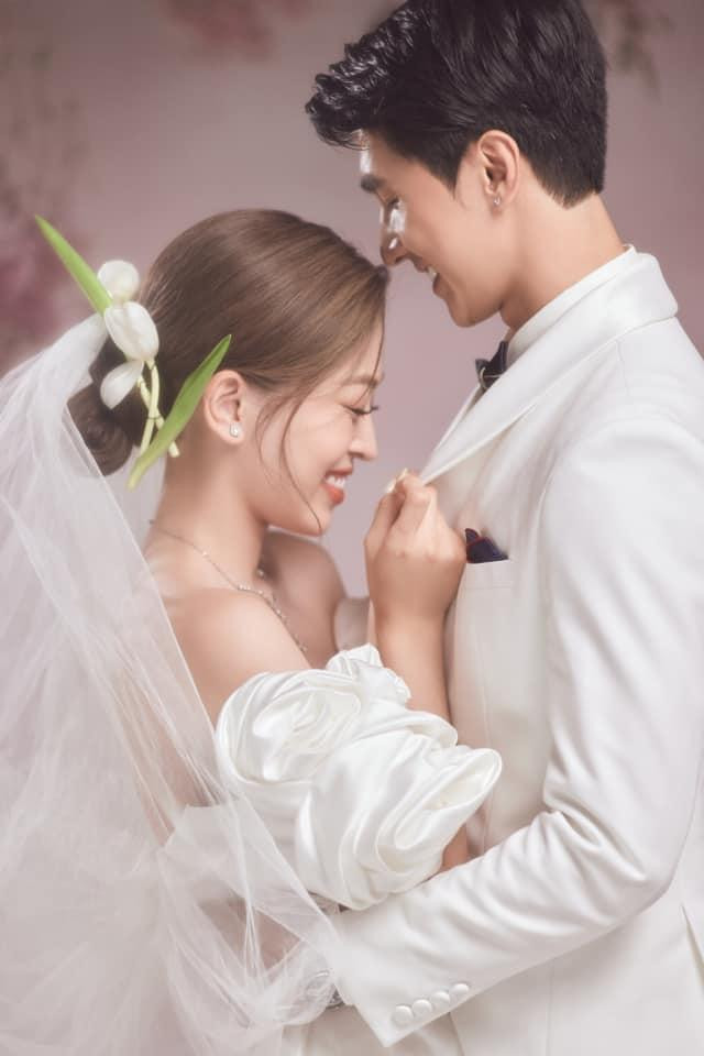 Ảnh cưới Á hậu Phương Nga và Bình An. Ảnh: NVCC.