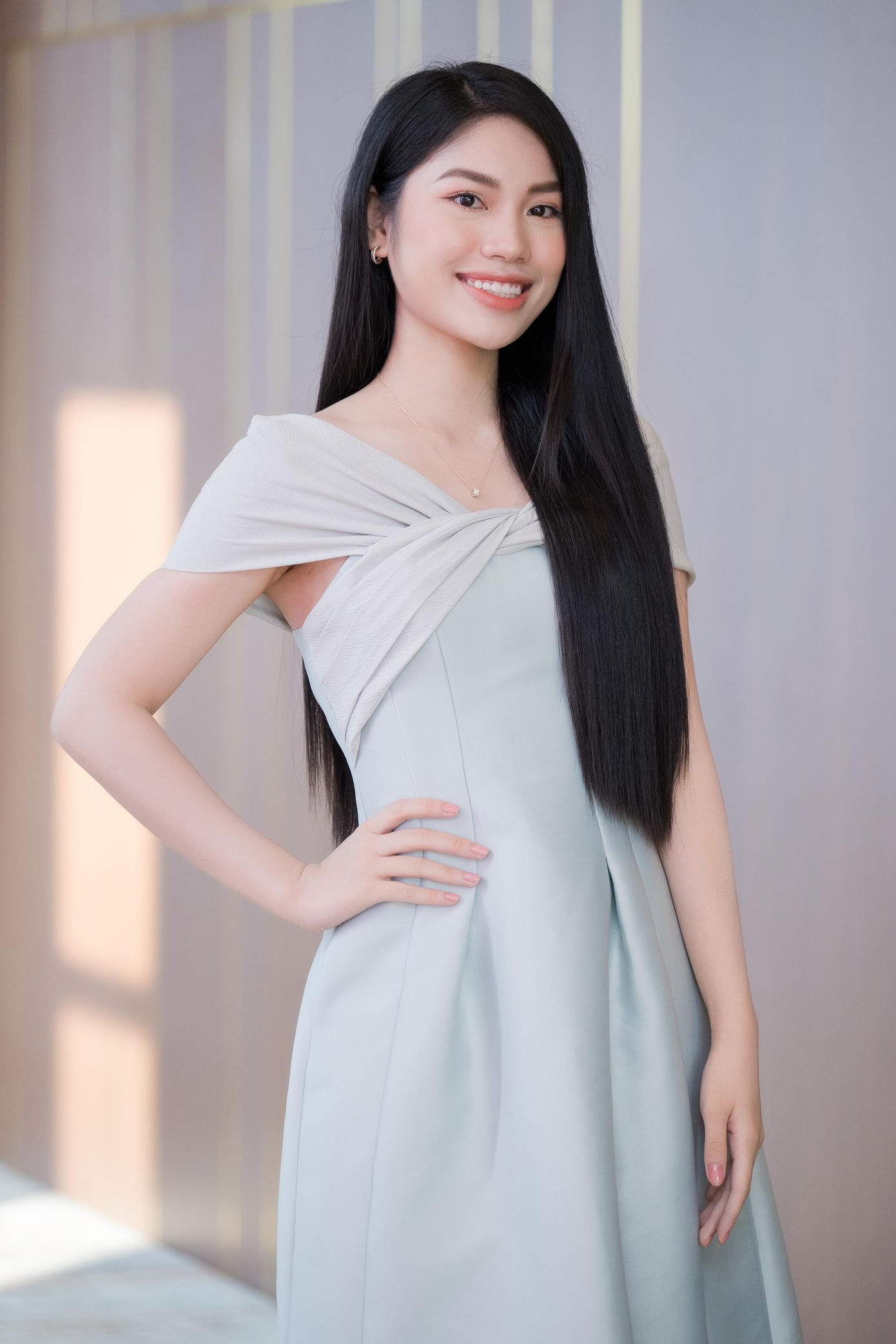 Thí sinh Trần Thùy Chi là một trong những ứng viên nổi bật tại Sơ khảo Hoa hậu Việt Nam 2022 với nhan sắc xinh đẹp và học vấn đáng nể.