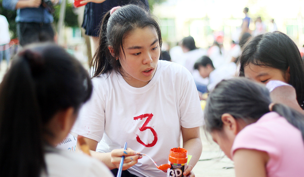 Học sinh Hà Thành làm mặt nạ giấy bồi đón Trung thu truyền thống ảnh 2