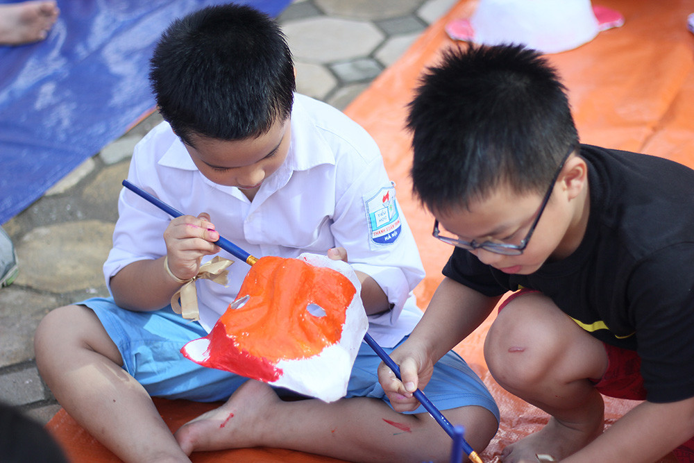 Học sinh Hà Thành làm mặt nạ giấy bồi đón Trung thu truyền thống ảnh 8