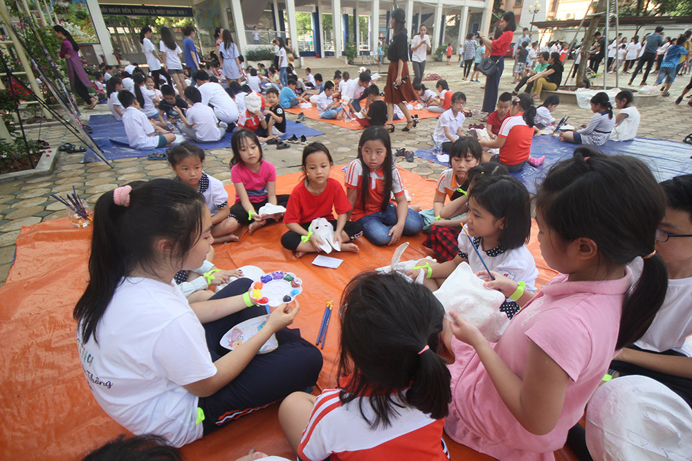 Học sinh Hà Thành làm mặt nạ giấy bồi đón Trung thu truyền thống ảnh 1