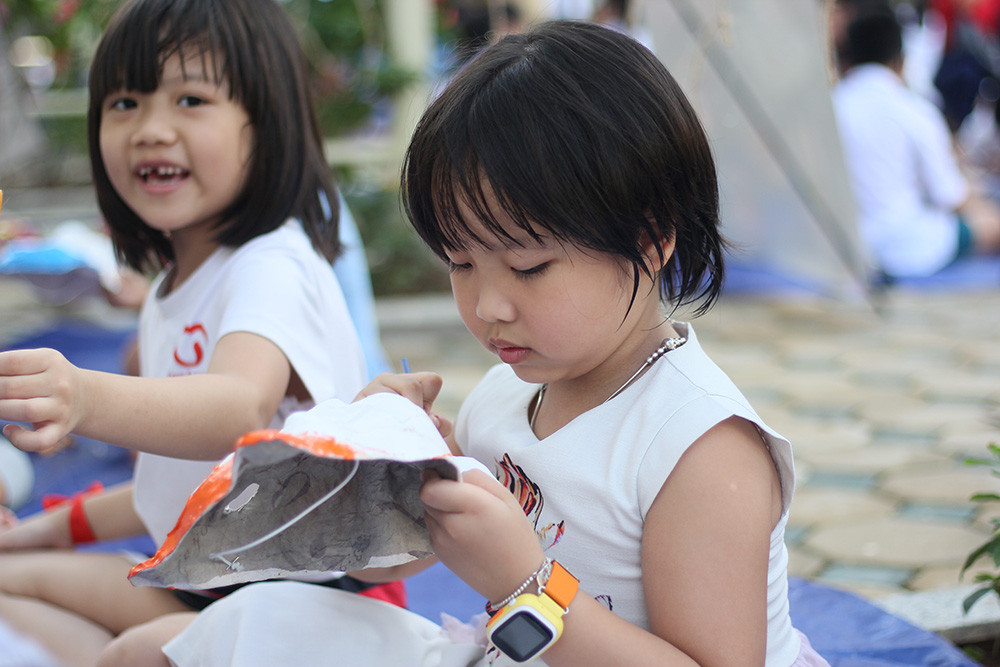 Học sinh Hà Thành làm mặt nạ giấy bồi đón Trung thu truyền thống ảnh 11