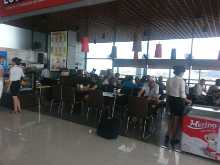 Hành khách được uống nước lọc miễn phí ở sân bay ảnh 2