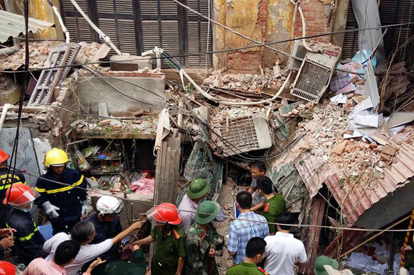 Nhìn lại những vụ sập nhà, biệt thự cổ kinh hoàng ở Hà Nội ảnh 12