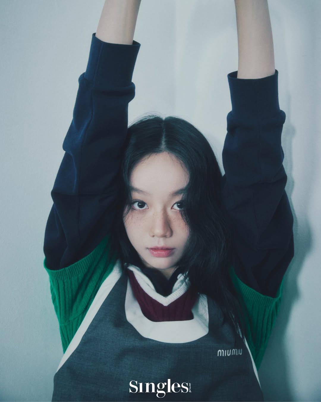 Nói về sự thay đổi trong diễn xuất của mình, Hyeri cho biết: “Dự án này là một thử thách lớn đối với tôi. Tôi luôn được biết đến với hình ảnh tươi sáng, tự tin. Lúc đầu, ngay cả đạo diễn cũng thiếu chắc chắn về việc tôi có phù hợp hay không, nhưng khi bắt đầu quay phim, rất nhiều người nói rằng, tôi rất hợp với vai diễn này. Mỗi lần nghe điều đó, tôi lại nghĩ: Thật nhẹ nhõm”. Jung Soo Bin tiết lộ thêm: “Tôi thực sự cảm thấy Hyeri chú ý đến từng chi tiết nhỏ… Ví dụ, thay vì đếm bằng ngón tay như người Hàn Quốc chúng tôi vẫn làm, cô ấy đã sử dụng phong cách đếm mà người nước ngoài thường sử dụng, một phong cách phù hợp hơn nhiều cho nhân vật Jae Yi”.