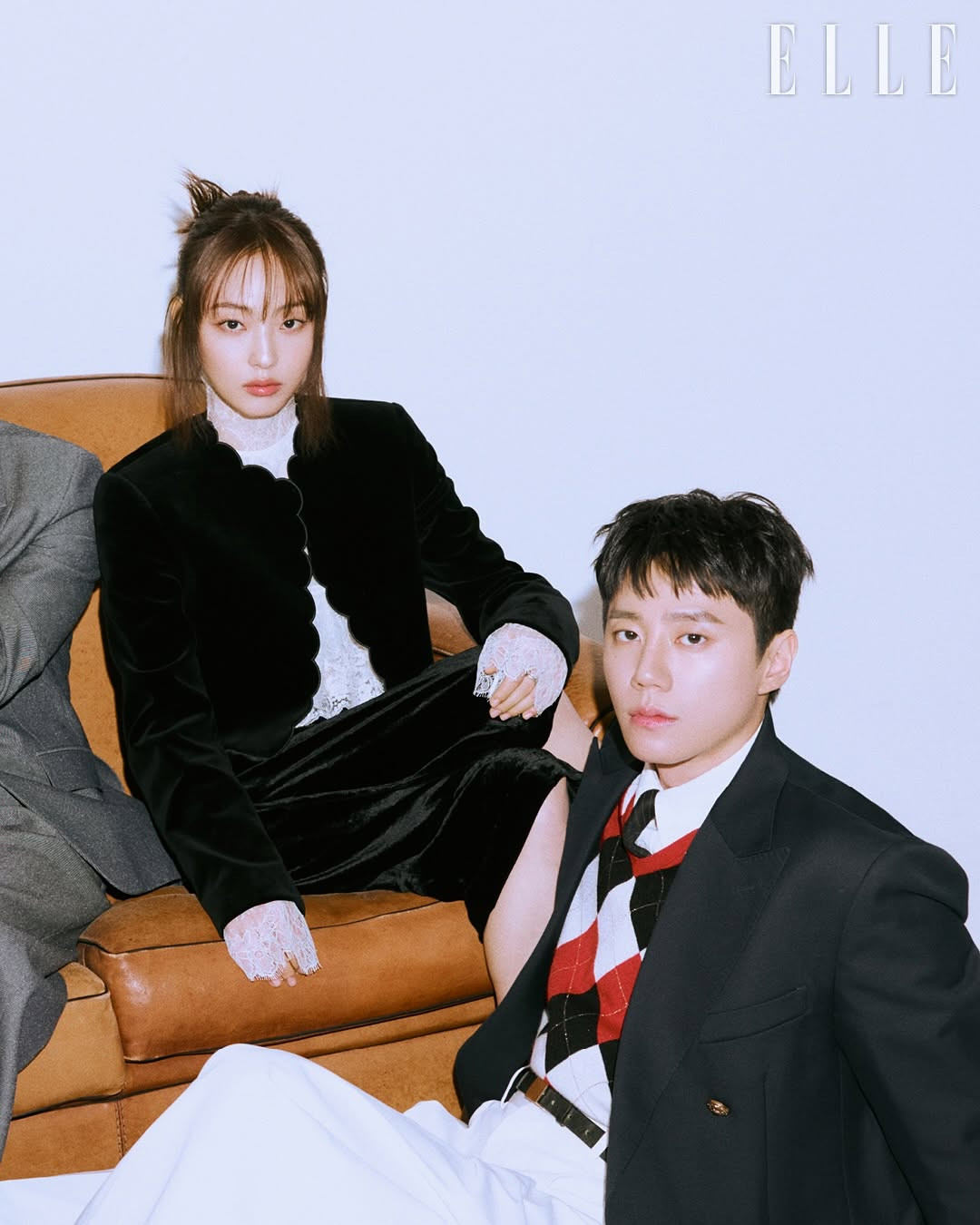 Lee Jun Young chia sẻ suy nghĩ của mình về vai diễn: "Si Jun có một câu nói: 'Tôi biết mình không có tài năng, nhưng tôi cảm thấy thật ngốc nghếch khi vẫn làm điều này.' Trong khi khắc họa một nhân vật cố gắng vượt qua sự thiếu tài năng bằng nỗ lực tuyệt đối, tôi thấy mình đã chữa lành rất nhiều từ những tình huống mà tôi đã trải qua trong quá khứ". Jeon So Nee đã nói về nhân vật của mình: "Cá nhân tôi, tôi tưởng tượng Ju A là một nhà văn thiên về các yếu tố lãng mạn hơn. Tôi nghĩ, mọi người thay đổi và trưởng thành nhất khi họ trải qua tình yêu, đó là lý do tại sao cô ấy bị thu hút bởi những câu chuyện như vậy. Tôi cũng tin rằng, những cảm xúc đầu tiên truyền cảm hứng cho Ju A viết cũng bắt nguồn từ đó. Tôi tò mò muốn xem mọi người sẽ liên hệ đến hành trình nội tâm của Ju A đến mức nào".