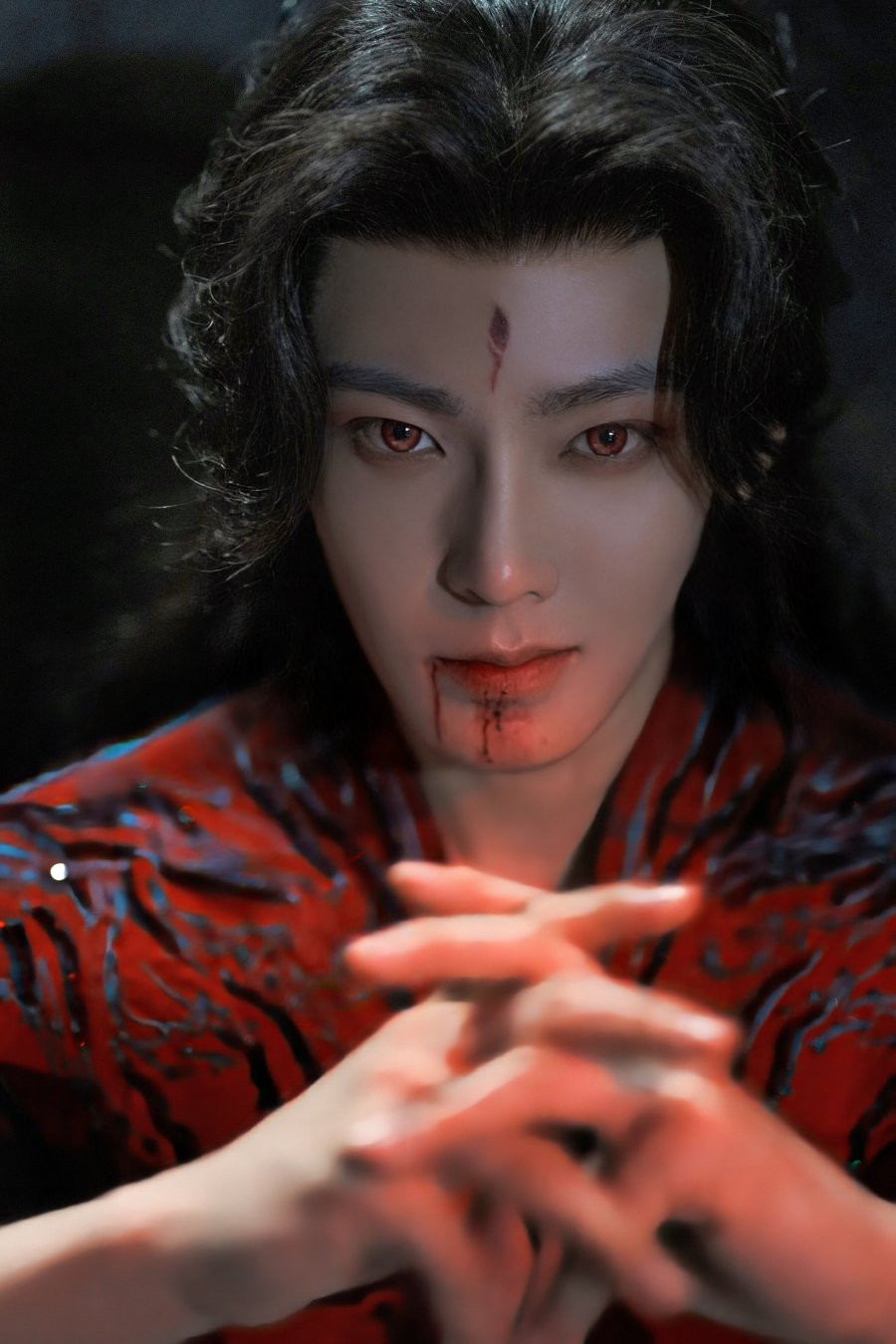 Hầu Minh Hạo cho thấy sức hút tiềm năng mới ở thể loại cổ trang, vốn là thế mạnh của anh. Hầu Minh Hạo cho thấy sức hút tiềm năng mới ở thể loại cổ trang, vốn là thế mạnh của anh.