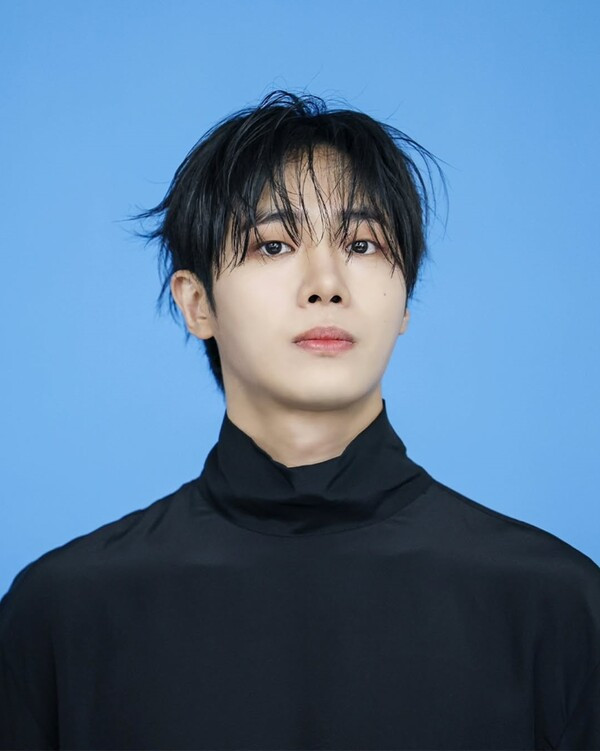 Choo Young Woo &apos;vượt qua&apos; Byun Woo Seok để giành vị trí số 1 trong tuần thứ ba của cuộc bình chọn nam diễn viên chính xuất sắc nhất phim điện ảnh và phim truyền hình Distrend tháng Hai. Choo Young Woo sắp tới sẽ vào vai Bae Gyun Woo, một người đàn ông gặp nhiều xui xẻo và cuộc sống của anh bắt đầu thay đổi sau khi gặp Sung Ah (Cho Yi Hyun) trong bộ phim của tvN, Gyunwoo and Fairy (tên gốc) dự kiến phát sóng vào nửa cuối năm nay.