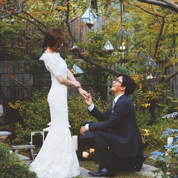 Con trai của Bae Yong Joon và Park Soo Jin năm nay tròn 9 tuổi, còn con gái họ tròn 7 tuổi. Tình yêu của cặp đôi này dành cho con mình thật đặc biệt.