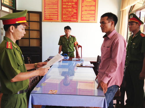 Tống đạt các quyết định đối với Zơ Râm Pết. Tống đạt các quyết định đối với Zơ Râm Pết