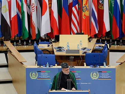 Tổng thống Afghanistan – Hamid Karzai tại Hội nghị Quốc tế bàn về tương lai Afghanistan tại Bonn, Đức. Ảnh: Times. Tổng thống Afghanistan – Hamid Karzai tại Hội nghị Quốc tế bàn về tương lai Afghanistan tại Bonn, Đức. Ảnh: Times