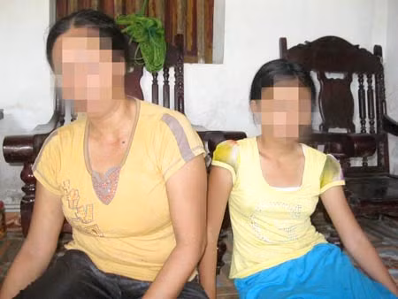 Chị D bàng hoàng không tin gã hàng xóm lại làm chuyện tày trời với con gái chị. Chị D bàng hoàng không tin gã hàng xóm lại làm chuyện tày trời với con gái chị