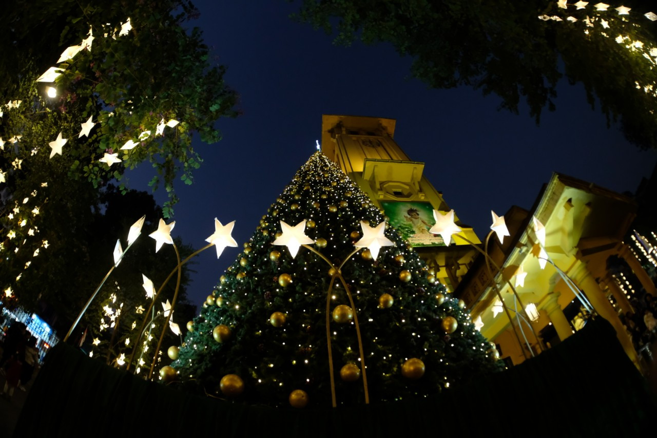 Không khí giáng sinh 2022 rộn ràng khắp nơi ảnh 23 Không khí giáng sinh 2022 rộn ràng khắp nơi ảnh 23