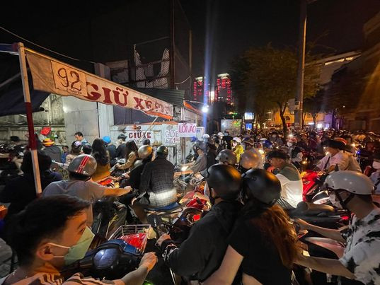 Các bãi xe chật cứng. Ảnh Phạm Nguyễn Phú Thọ Các bãi xe chật cứng. Ảnh Phạm Nguyễn Phú Thọ