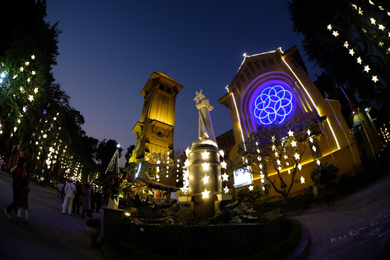 Không khí giáng sinh 2022 rộn ràng khắp nơi ảnh 17 Không khí giáng sinh 2022 rộn ràng khắp nơi ảnh 17