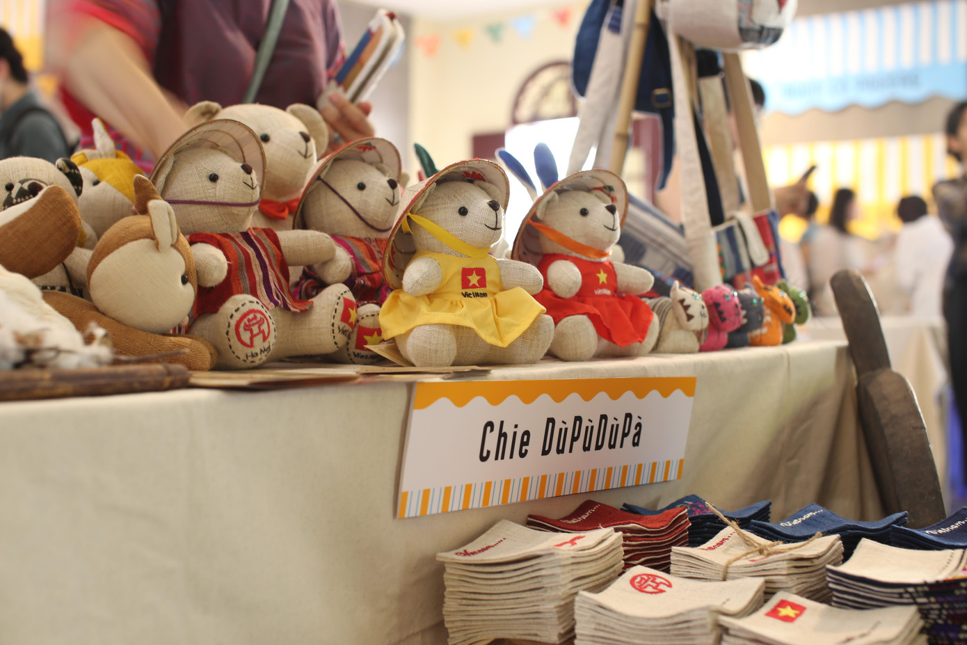 Chie Dù Pù Dù Pà, một trong những doanh nghiệp xã hội tiên phong tại Việt Nam hướng tới bảo tồn, gìn giữ và phát huy nghề dệt thủ công truyền thống của các nghệ nhân dân tộc thiểu số.