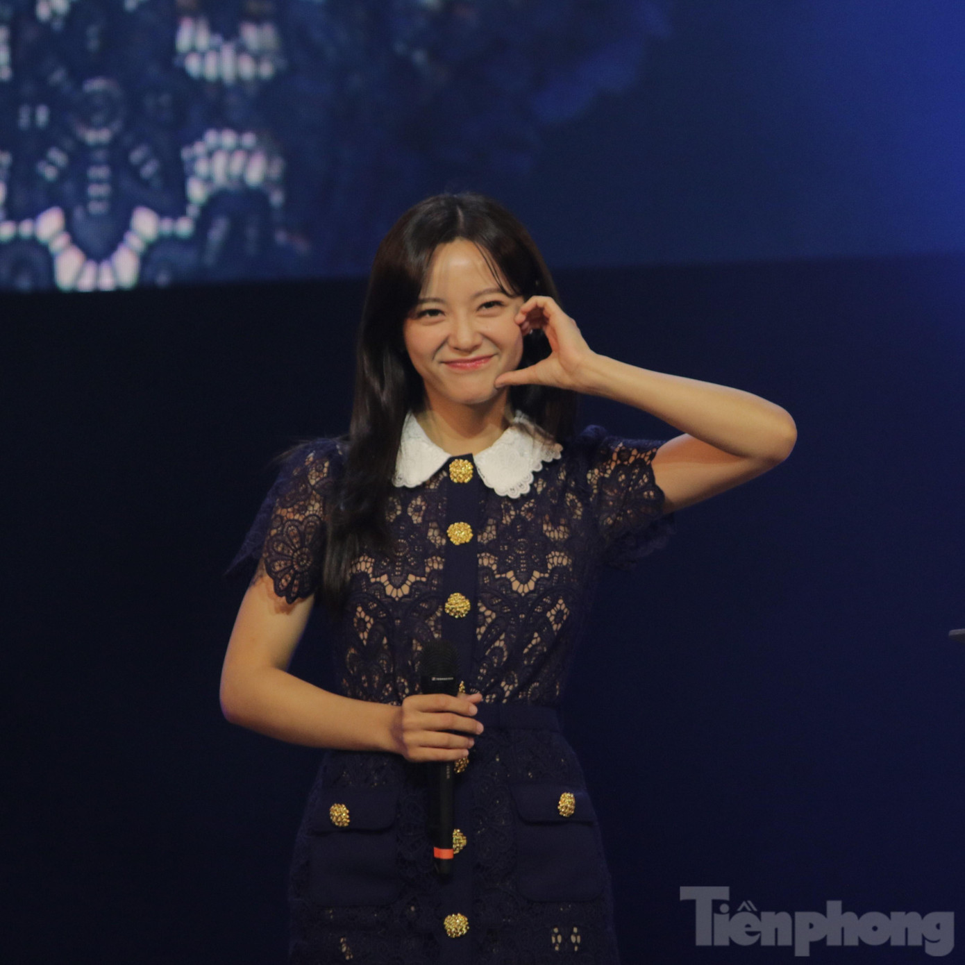 Cô cho biết hào hứng khi được gặp người hâm mộ sau khoảng thời gian dịch bệnh kéo dài. Cô cho biết hào hứng khi được gặp người hâm mộ sau khoảng thời gian dịch bệnh kéo dài.