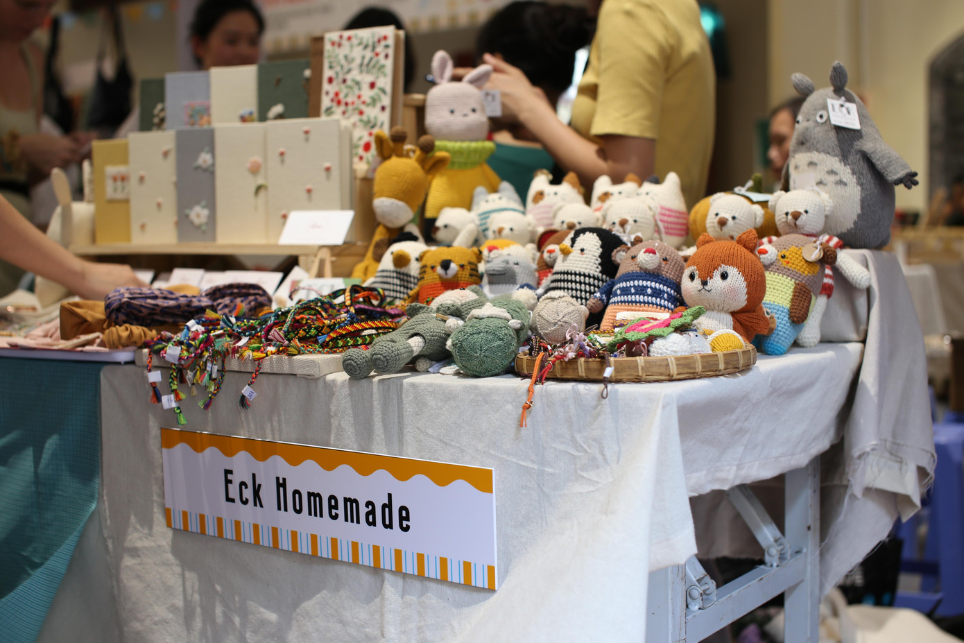 Những sản phẩm thú bông đan/móc xinh xắn, rực rỡ đến từ Eck Homemade.