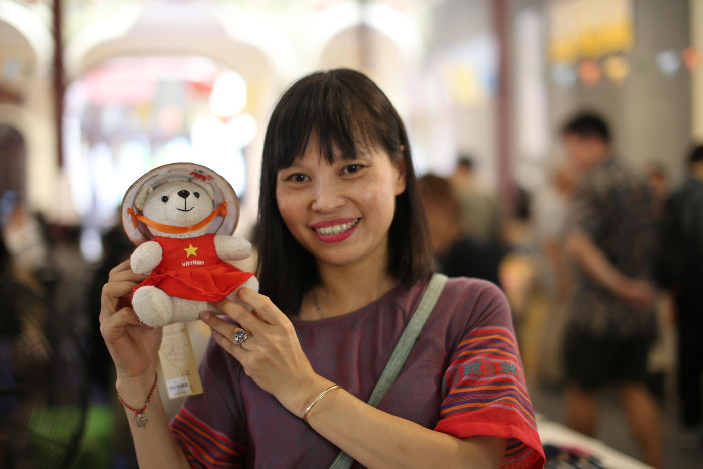 Những sản phẩm chất lượng cao không chỉ được buôn bán tại địa phương mà còn được giới thiệu đến với những khách hàng trong và ngoài nước.