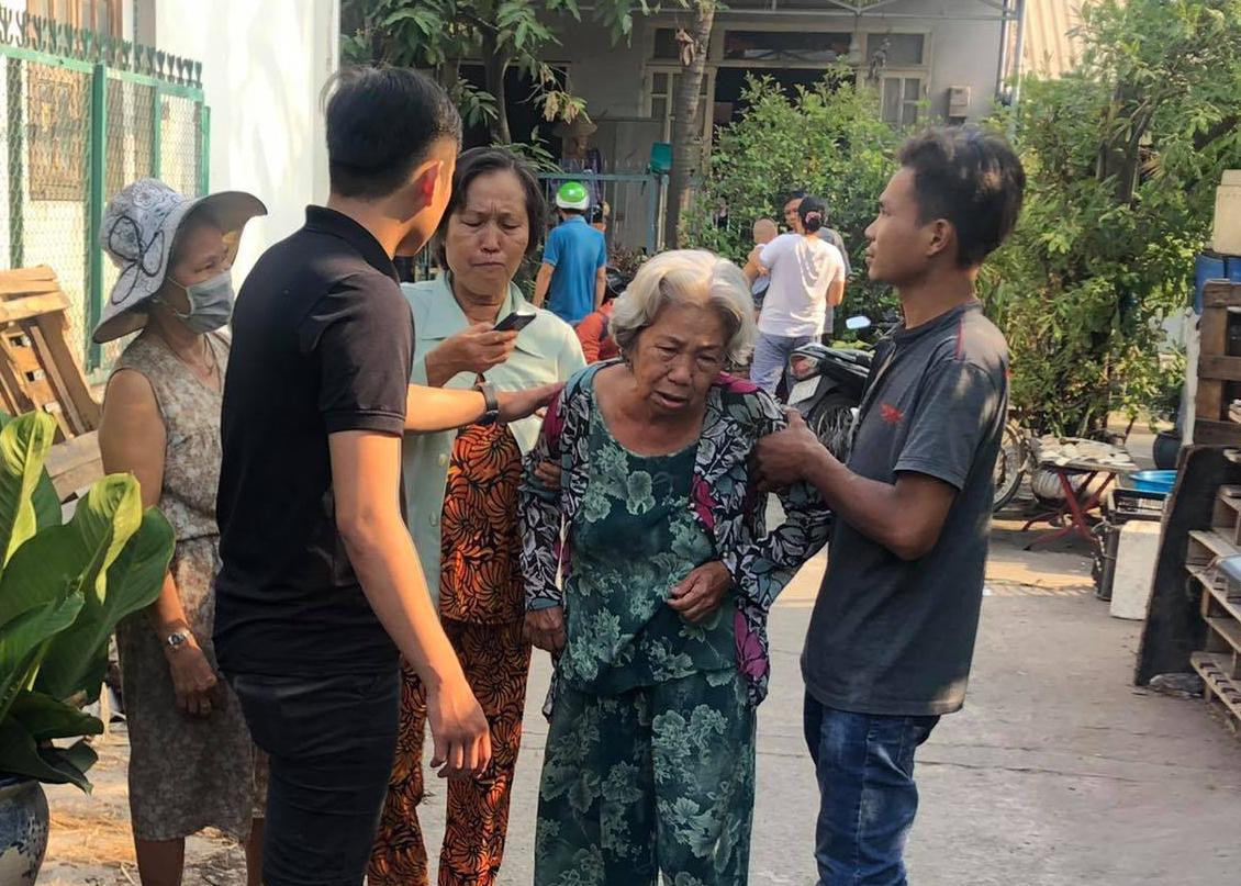 Người thân bàng hoàng trước sự cố tang thương Người thân bàng hoàng trước sự cố tang thương