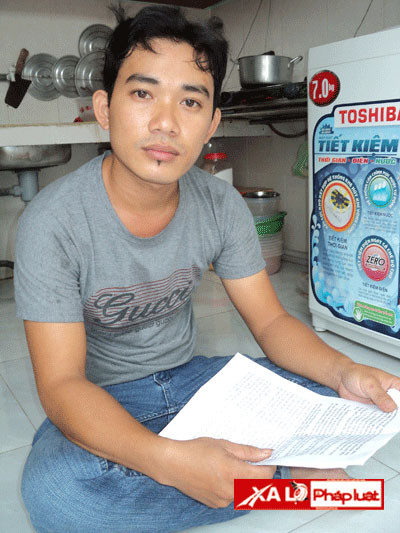 Người đàn ông này đã mất 3 năm 7 tháng để làm rõ nguyên nhân cái chết oan khuất của con tại trường học. Người đàn ông này đã mất 3 năm 7 tháng để làm rõ nguyên nhân cái chết oan khuất của con tại trường học