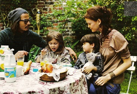 Johnny, Vannessa và hai con