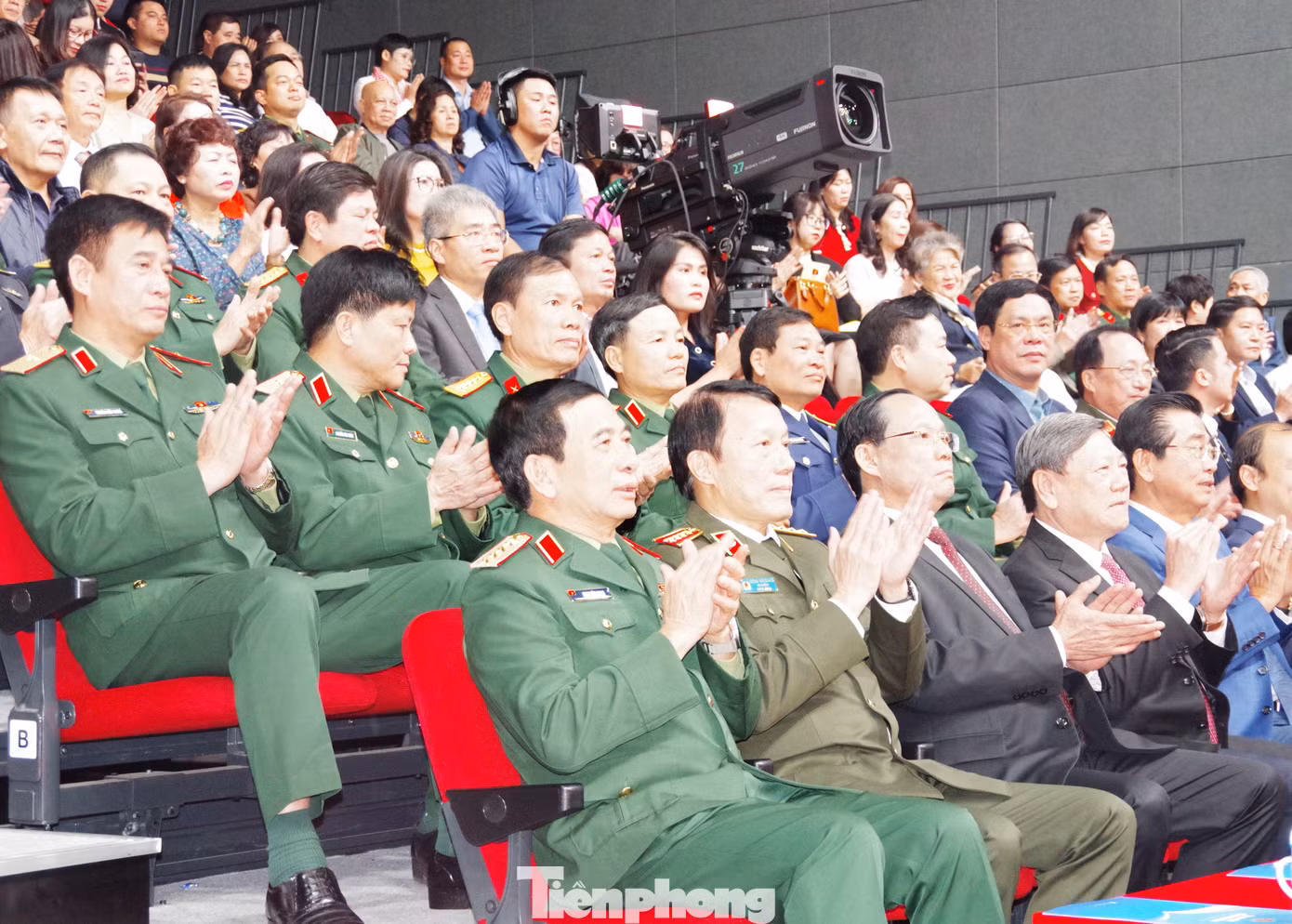 Các đại biểu dự chương trình nghệ thuật "Ánh Sao Người lính".