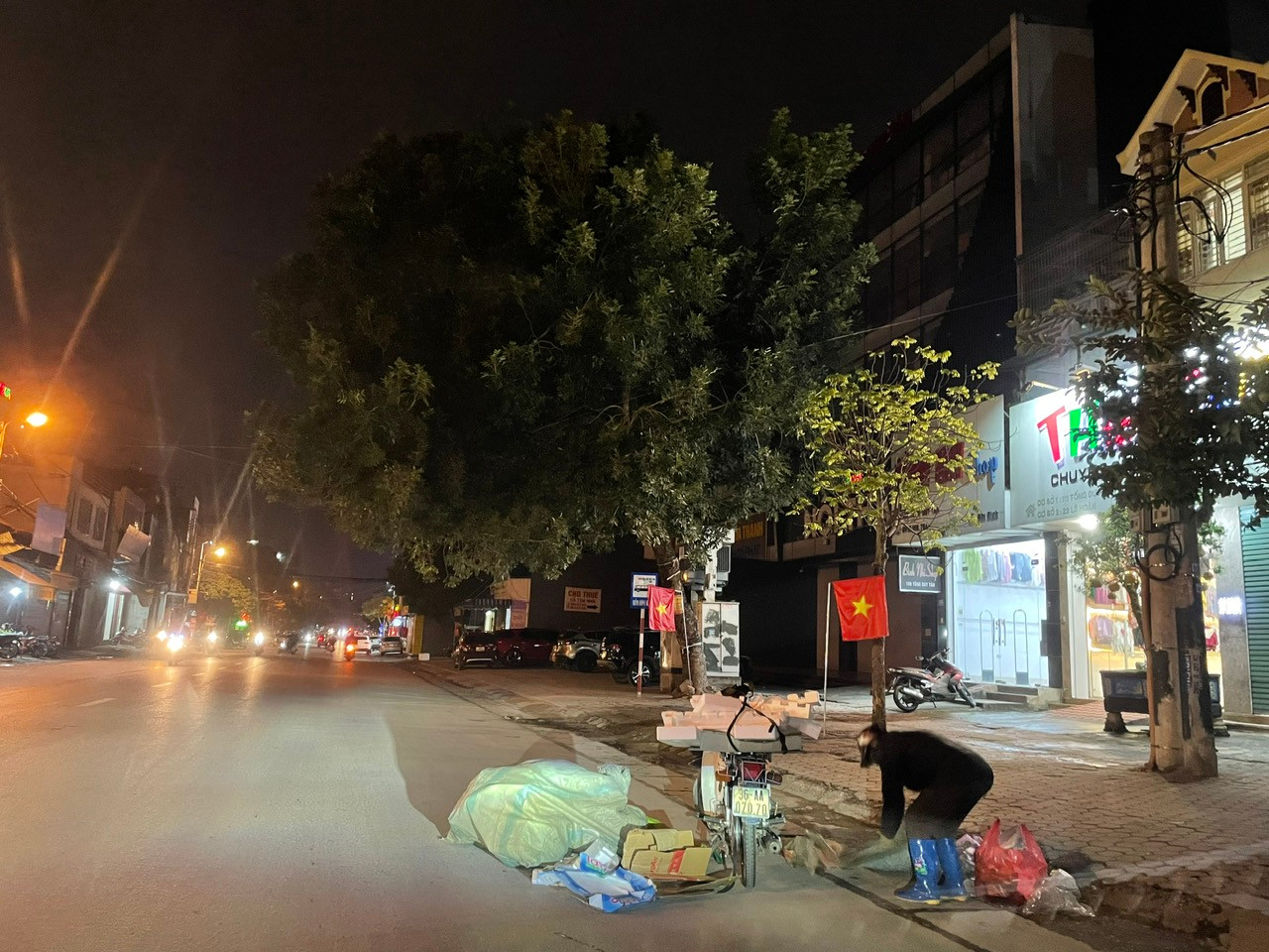 Pháo hoa rực sáng trên bầu trời chào năm mới Giáp Thìn 2024 ảnh 107 Pháo hoa rực sáng trên bầu trời chào năm mới Giáp Thìn 2024 ảnh 107