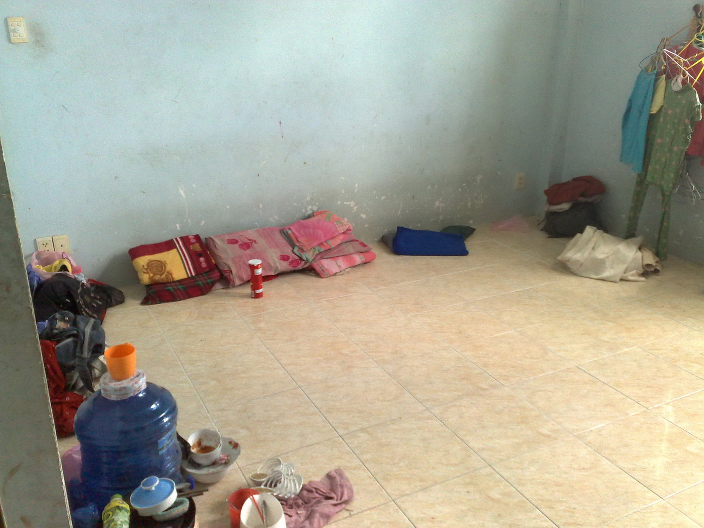 Chỗ ở của các cô gái chờ ngày được tuyển lấy chồng Hàn. Ảnh : T.H.V