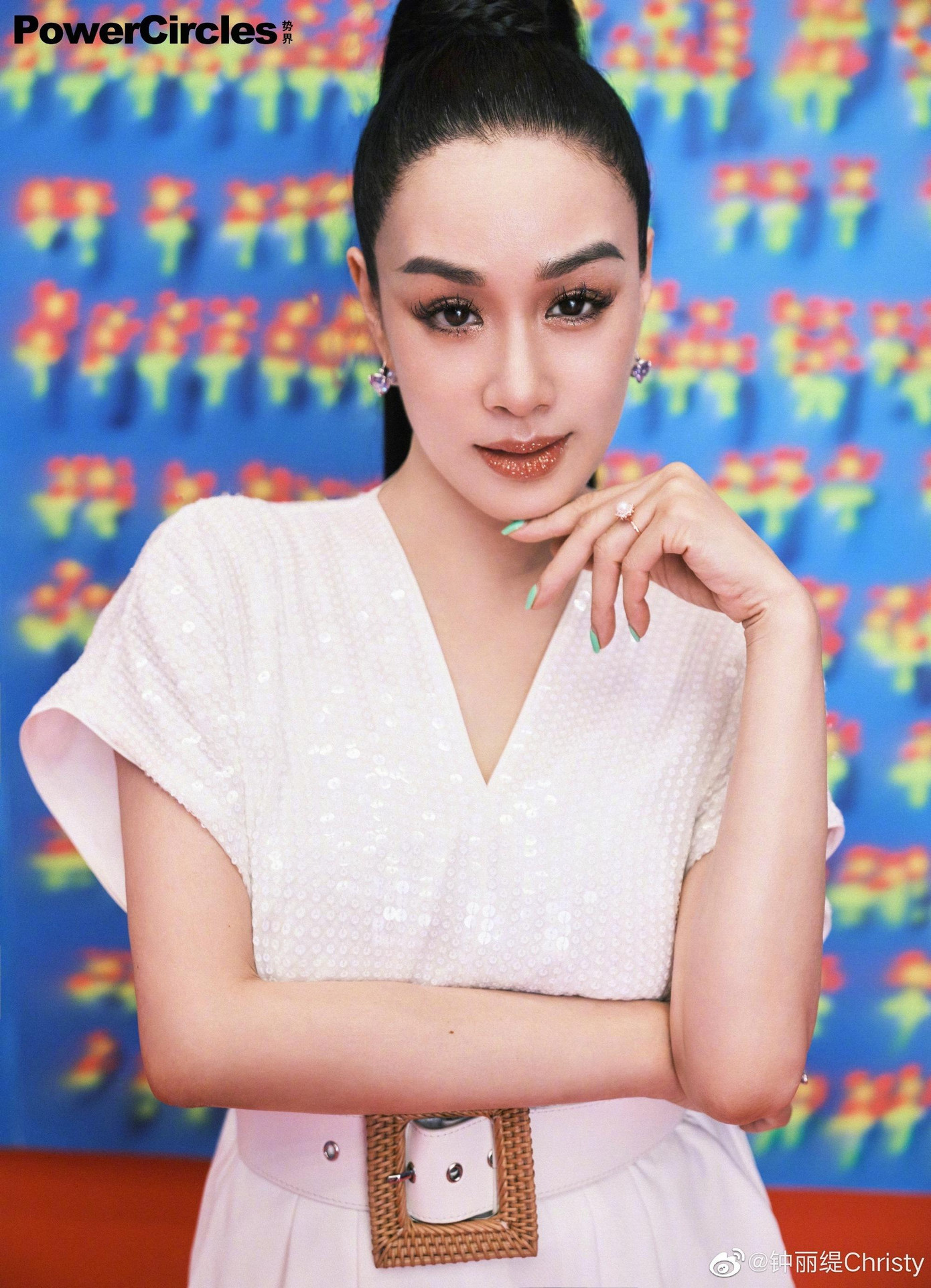 Hồi tháng 3, ngôi sao &quot;Bạch phát ma nữ&quot; được khán giả bình chọn vào danh sách &quot;15 Nữ thần Hong Kong thập niên 1980 - 1990&quot;, với xếp hạng thứ 13.