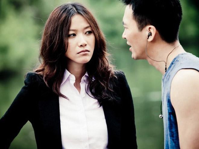 Từ Tịnh Lôi chủ yếu đóng phim điện ảnh, từng hợp tác với nhiều tài tử đình đám như Lương Triều Vỹ, Lý Á Bằng… Các tác phẩm tiêu biểu của người đẹp 7x gồm “Súp gia vị tình yêu”, “Phong Vân: Hùng bá thiên hạ”, “Tàu điện ngầm mùa xuân”, “Song hùng”, “Thương thành”, “Tân Túc sự kiện”… Từ Tịnh Lôi chủ yếu đóng phim điện ảnh, từng hợp tác với nhiều tài tử đình đám như Lương Triều Vỹ, Lý Á Bằng… Các tác phẩm tiêu biểu của người đẹp 7x gồm “Súp gia vị tình yêu”, “Phong Vân: Hùng bá thiên hạ”, “Tàu điện ngầm mùa xuân”, “Song hùng”, “Thương thành”, “Tân Túc sự kiện”…