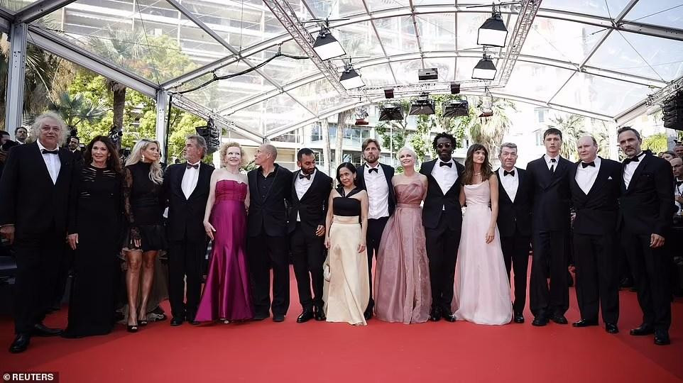 Dàn diễn viên và ê kíp phim “Triangle of Sadness” - nhân vật chính của LHP Cannes ngày 5.