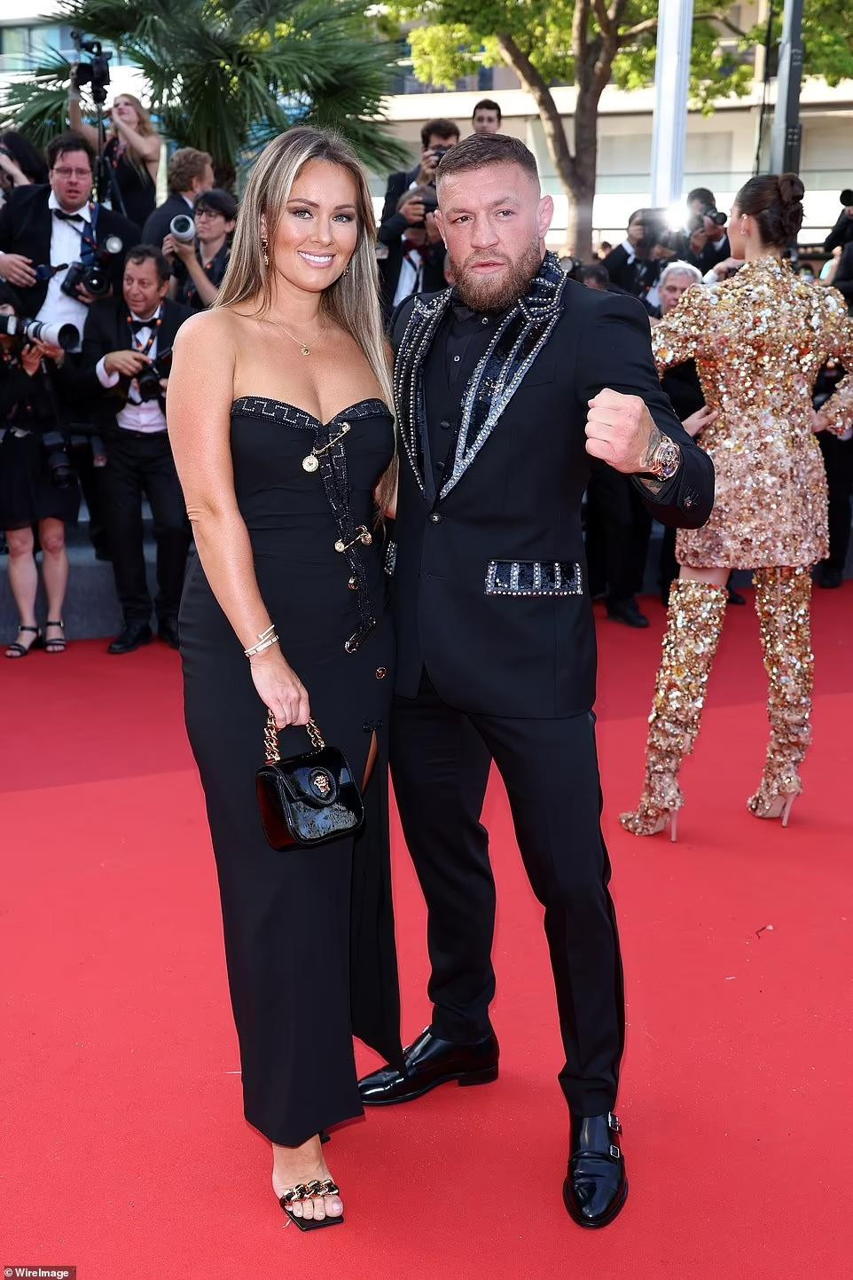 Nhà cựu vô địch quyền Anh Conor McGregor và bà xã, doanh nhân Dee Devlin.