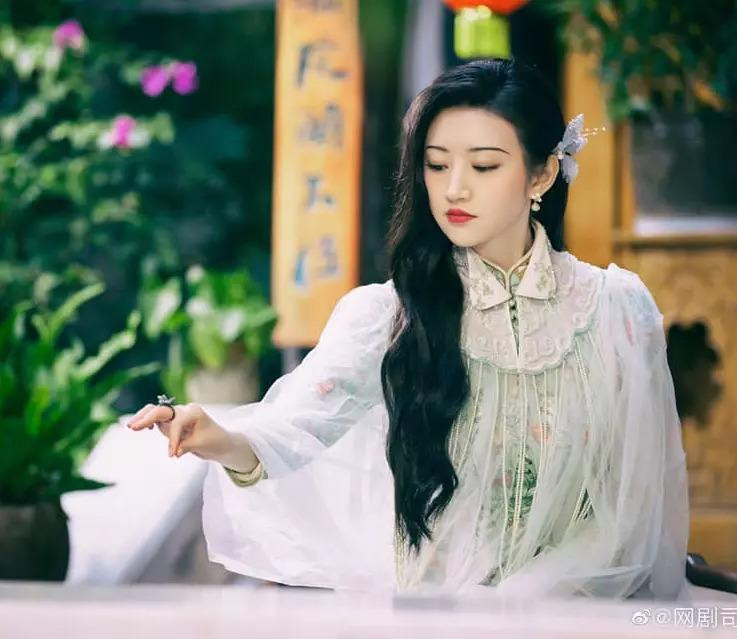 Cảnh Điềm xin lỗi và khẳng định đã nộp phạt. Cảnh Điềm xin lỗi và khẳng định đã nộp phạt.