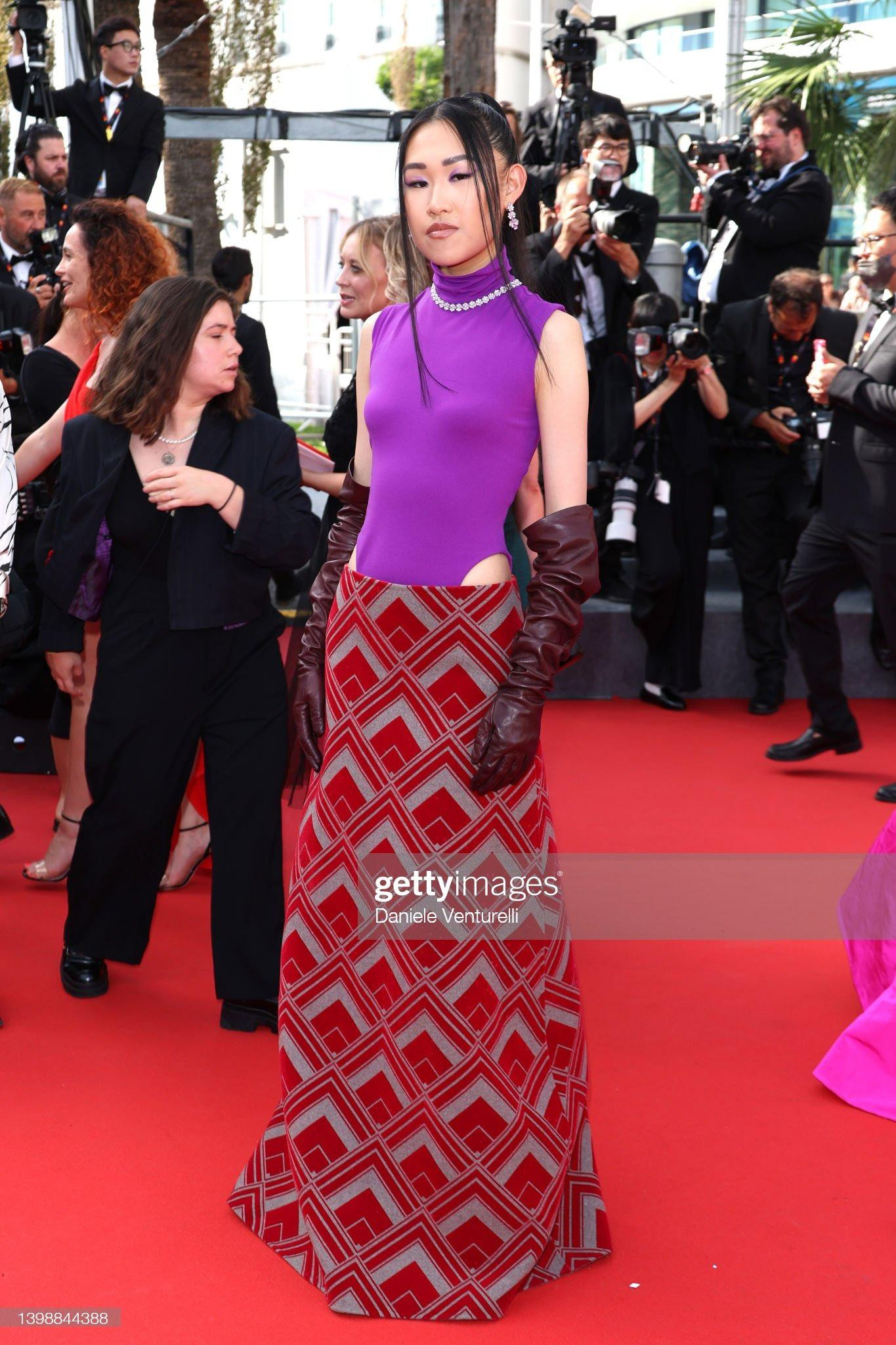 Ngôi sao &quot;Đế chế phô trương&quot; Jamie Xie với bộ đồ cá tính, sành điệu.