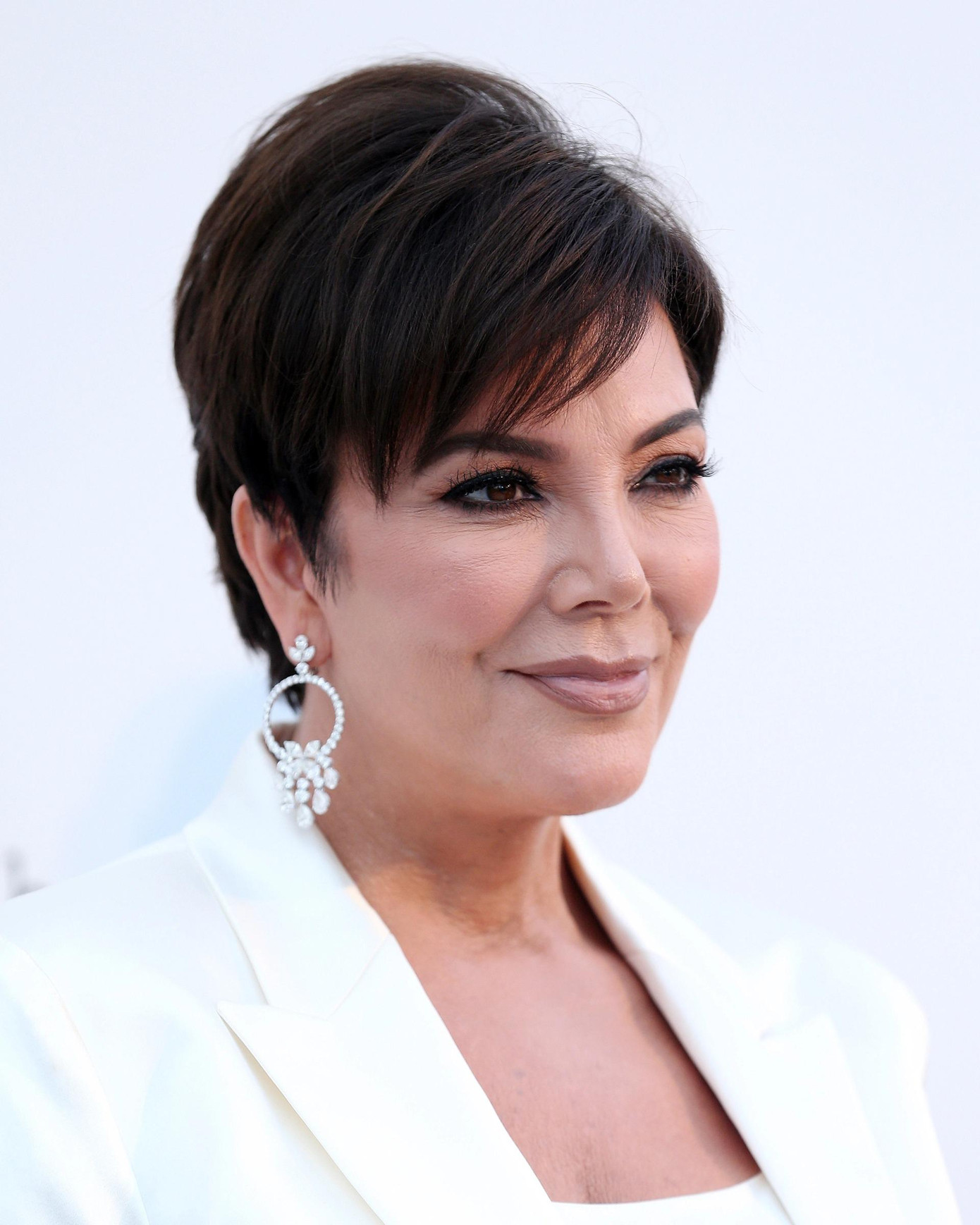 Ngôi sao thực tế Mỹ Kris Jenner - danh mục “Người khổng lồ”. Bà Kris là người đứng đầu đế chế &quot;The Kardashian&quot;. Đối với bà Kris, việc sinh ra và nuôi dưỡng 5 chị em nhà Kardashian-Jenner, gồm Kourtney, Kim, Khloe, Kendall và Kylie, là thành công lớn nhất trong cuộc đời.