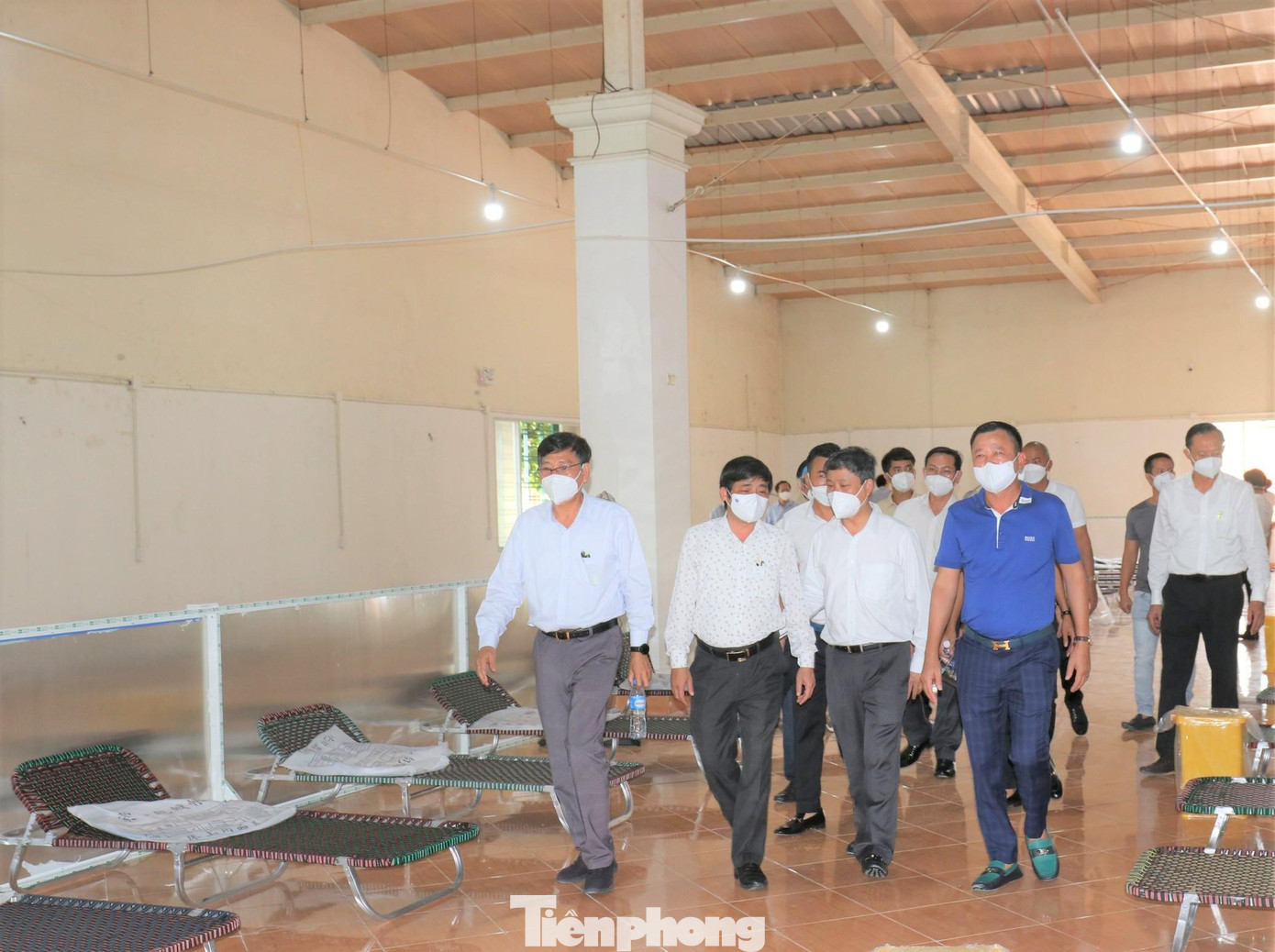 Lãnh đạo tỉnh Bình Dương kiểm tra khu điều trị F0 trong nhà xưởng vừa thành lập Lãnh đạo tỉnh Bình Dương kiểm tra khu điều trị F0 trong nhà xưởng vừa thành lập