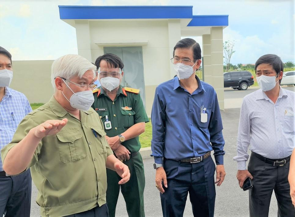 Bí thư Tỉnh ủy Bình Dương Nguyễn Văn Lợi (bìa trái) chỉ đạo các đơn vị, địa phương thần tốc bóc tách F0 ra khỏi cộng đồng và đưa đi khu điều trị ngay khi test nhanh dương tính không cần chờ kết quả PCR Bí thư Tỉnh ủy Bình Dương Nguyễn Văn Lợi (bìa trái) chỉ đạo các đơn vị, địa phương thần tốc bóc tách F0 ra khỏi cộng đồng và đưa đi khu điều trị ngay khi test nhanh dương tính không cần chờ kết quả PCR